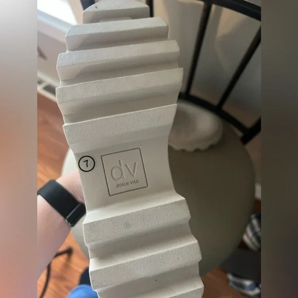 DV by Dolce Vita. Size 7. Never worn. - Picture 2 of 2